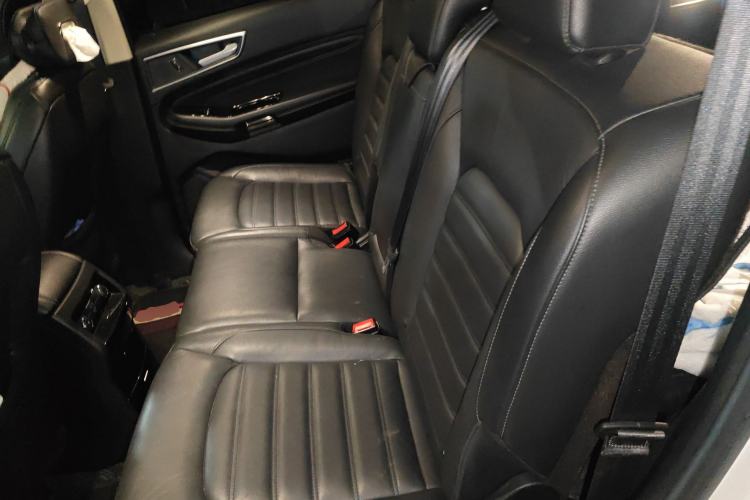 Used Ford Edge 2016 EcoBoost 245 Two-Wheel-Drive Titanium 7-Seater
