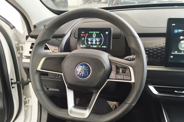 Used BYD Qin PLUS 2021 EV 400KM Leading Comfort Edition Steering Wheel