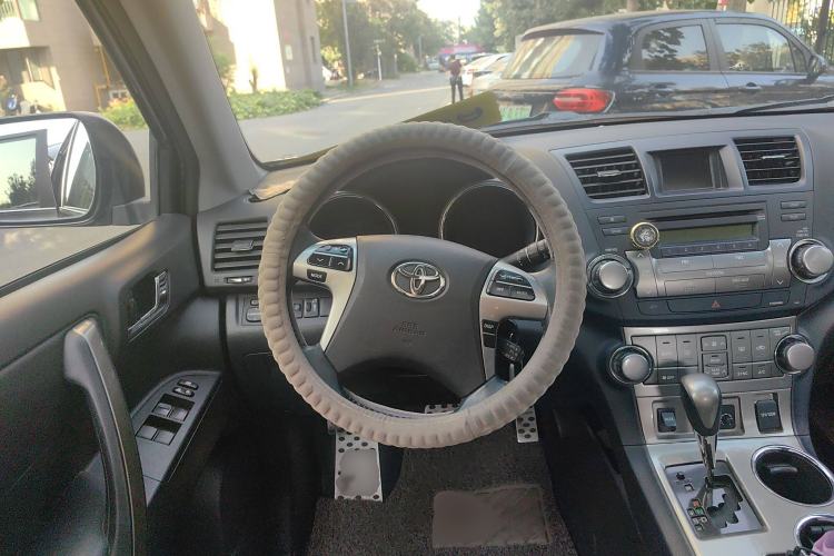 Used Toyota Highlander 2013 2.7L Two-Wheel Drive 7-Seater Zijin Edition
