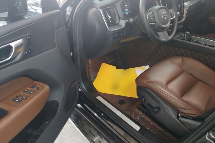 Used Volvo XC60 2022 B5 4x4 Zhiyi Luxury Edition