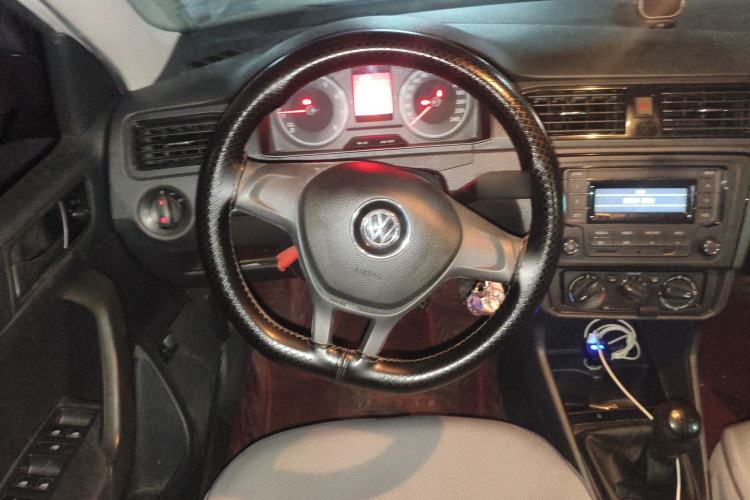 Used Volkswagen Santana 2018 1.5L Manual Fashion Edition Steering Wheel