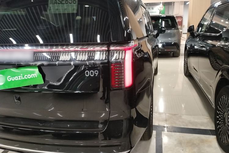 Used Zeekr 009 2024 7-Seater Aisle Version 108 kWh