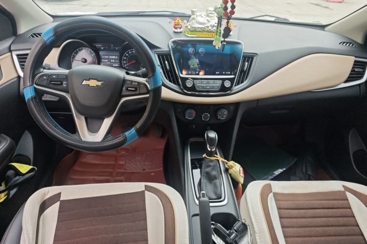 Used Chevrolet Monza 2020 320 Automatic Enjoyment Edition Center Console