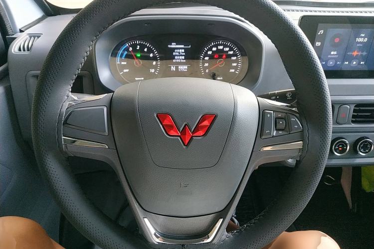 Used Wuling Yangguang 2024 300km Comfort Version with Sealed Windows 60kW
