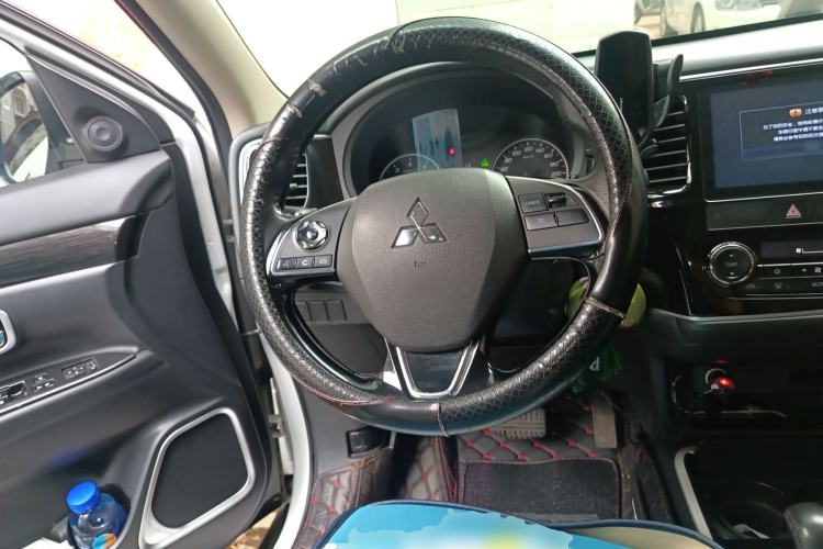 Used Mitsubishi Outlander 2017 2.0L Two-Wheel Drive Glory Edition 5 Seats