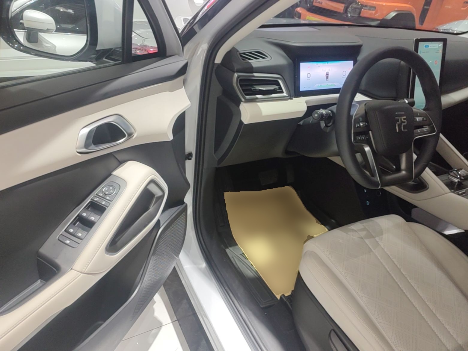 BYD Yuan UP 2024 401 km Active Version — снимка 18