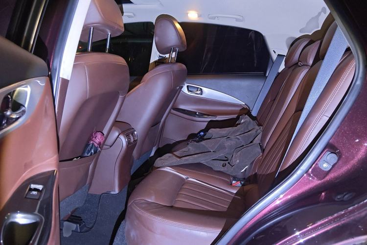 Used Infiniti QX50 2013 2.5L Two-Wheel-Drive Elegant Edition Left Rear Seat