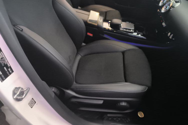 Used Mercedes-Benz A-Class 2022 Second Facelift A 200 L Sport Sedan Fashion Version
