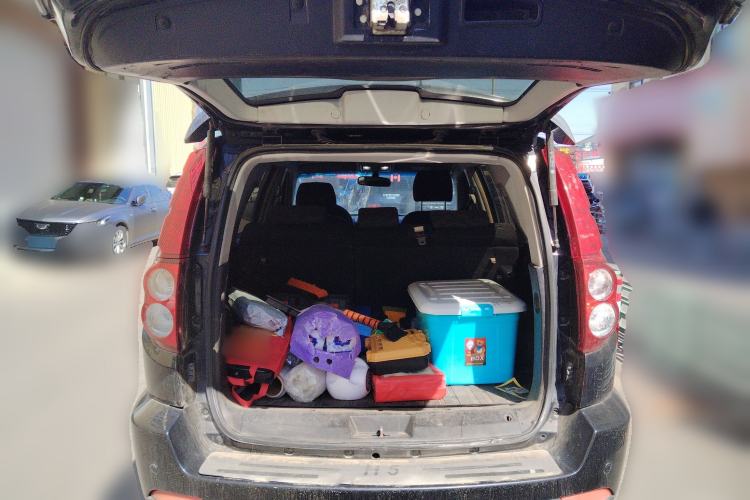 Used Haval H5 Classic 2013 Zhizun Edition 2.0T Manual Two-Wheel Drive Entry-Level Model Trunk