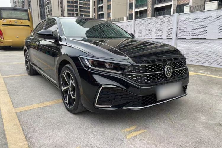 Used Volkswagen Passat 2025 Outstanding Model 380TSI Starry Dragon Edition Exterior 5