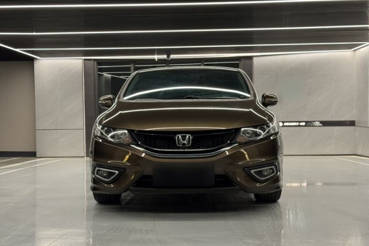 Used Honda Jade 2013 1.8L automatic Comfort version 5 seats
