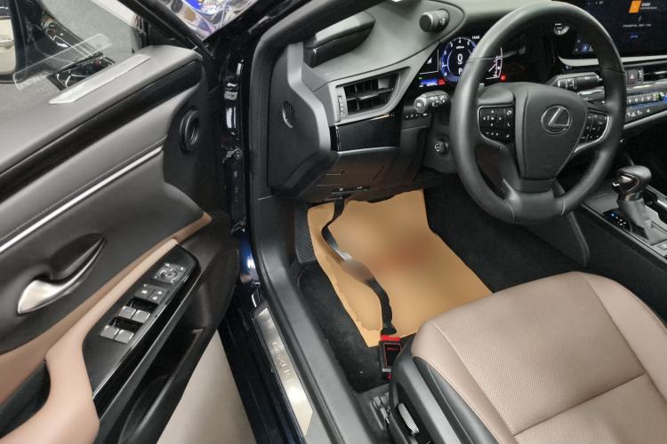 Used Lexus ES 2023 200 Excellence Edition