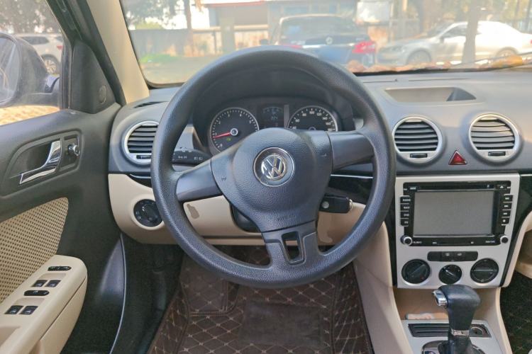 Used Volkswagen Lavida 2011 2.0L Automatic Premium Edition Steering Wheel