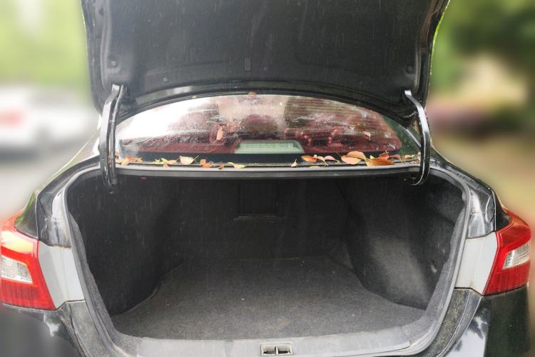 Used Nissan Sylphy 2016 1.6 XL Manual Luxury Edition Trunk