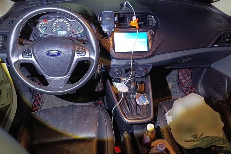 Used Ford Escort 2017 Happiness Edition 1.5L Automatic Fashion Version Center Console