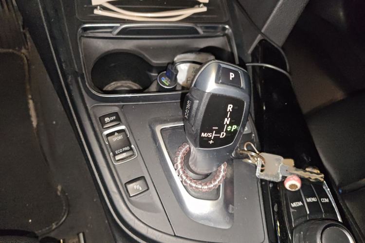 Used BMW 3 Series GT 2018 320i Sport Edition Gear Lever