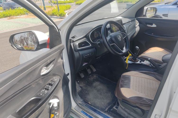 Used Baojun 730 2019 1.5T Manual Fashion Model 7-seater China VI
