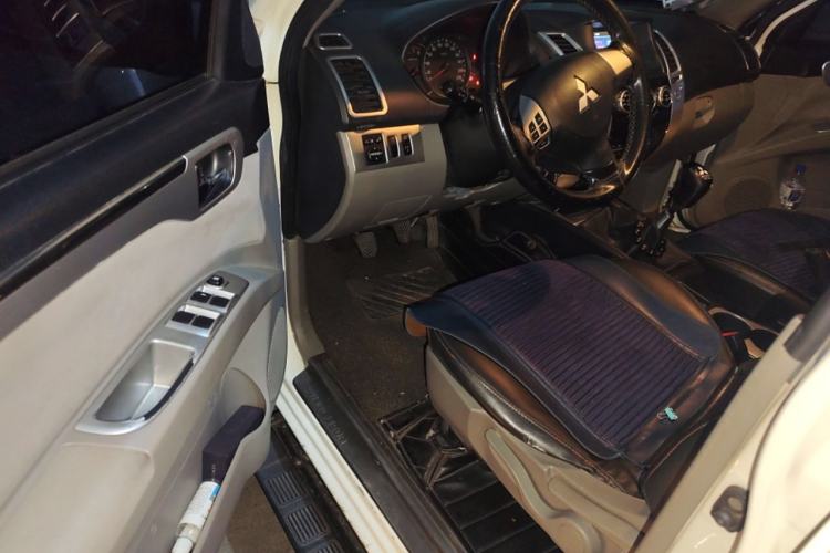 Used Mitsubishi Pajero Sport 2013 2.4L Manual Two-Wheel Drive Comfort Edition