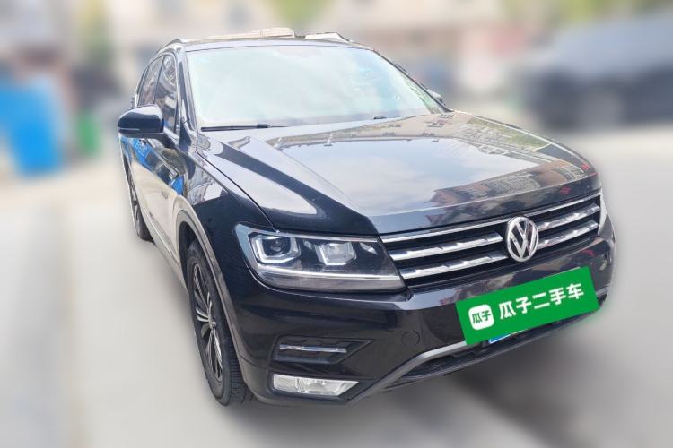 Used Volkswagen Tiguan L 2019 Updated Version 330TSI Automatic Two-Wheel Drive Panoramic Comfort Edition China VI Standard Front Right 45 Deg