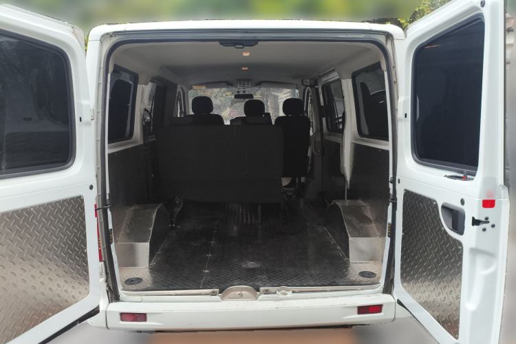 Used SAIC MAXUS Xintu V80 2021 2.0T AMT Classic Aoyuntong Short Wheelbase Ultra-Low Roof 5/6-Seater
