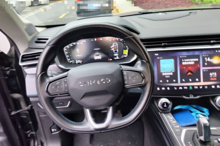 Used Lynk & Co 05 2020 2.0TD Two-Wheel Drive Shine Halo Steering Wheel