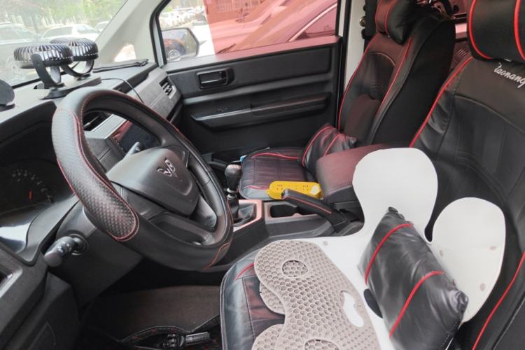 Used Wuling Hongguang PLUS 2019 1.5T Manual Standard Edition 5 Seats Left Front Seat