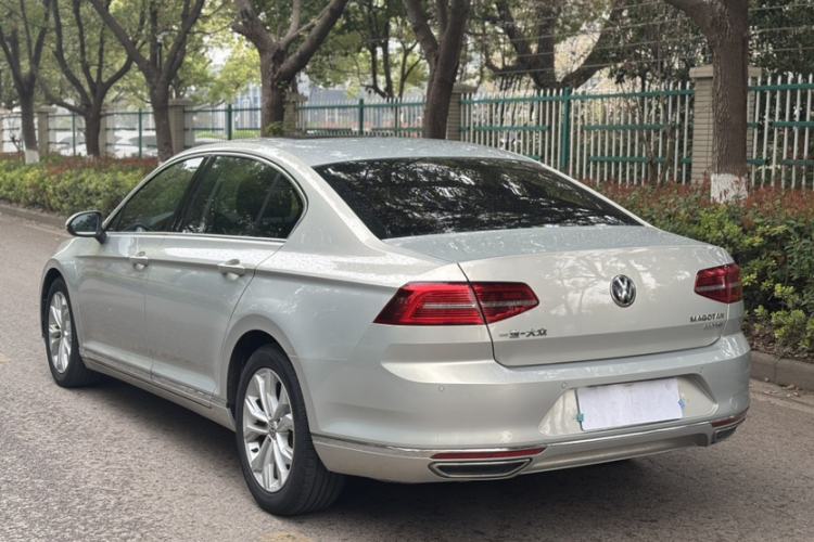 Used Volkswagen Magotan 2017 330TSI DSG Luxury Model Exterior 1