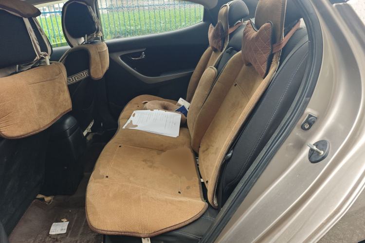 Used Hyundai Elantra (5th Generation / Langdong) 2012 1.6L Manual Leading Model