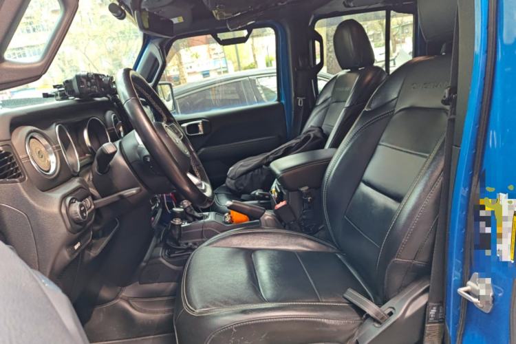 Used Jeep Gladiator 2022 3.6L Pioneer Edition Left Front Seat