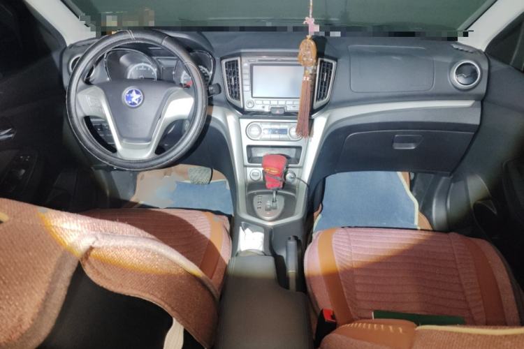 Used Venucia T70 2015 2.0L CVT Smart Edition
