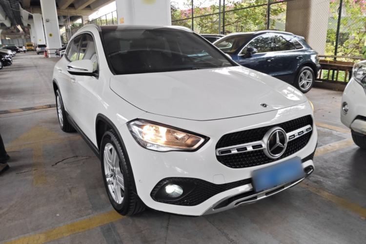 Used Mercedes-Benz GLA 2020 GLA 180 Front Right 45 Deg