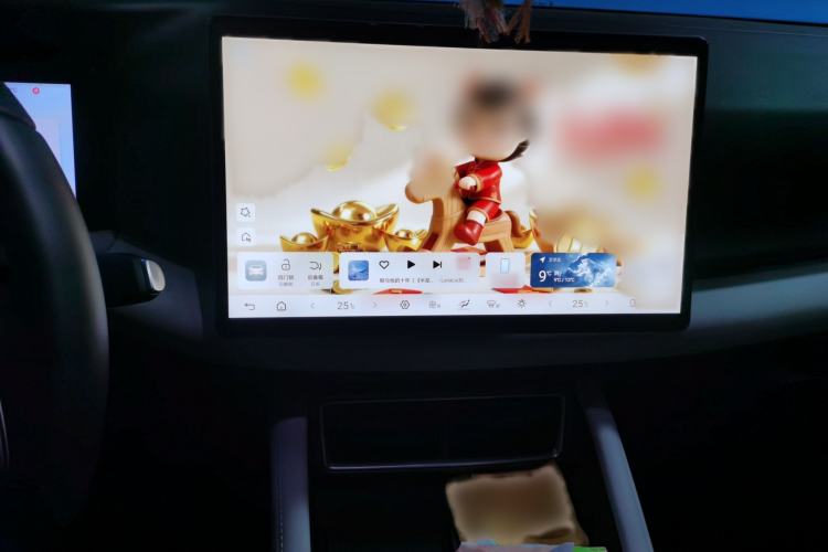 Used BYD Yuan UP 2025 Intelligent Driving Version 401 KM Dynamic Edition Audio And AC Panel