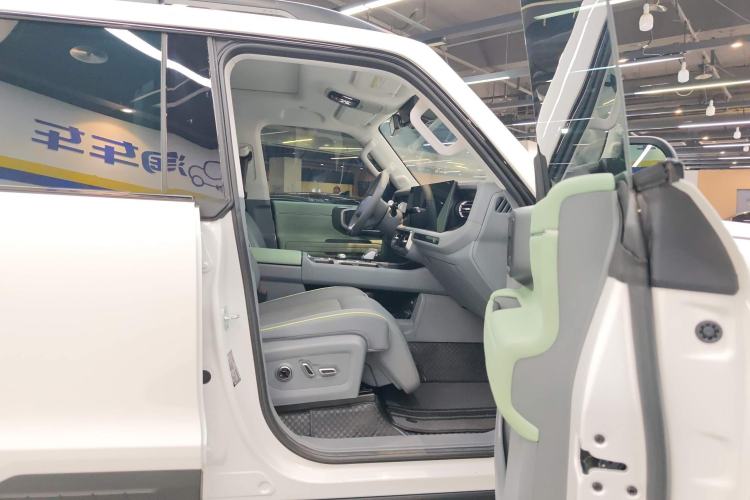 Used BAIC Off-Road BJ40 2024 2.0T All-New Urban Hunter Edition Ultimate Version