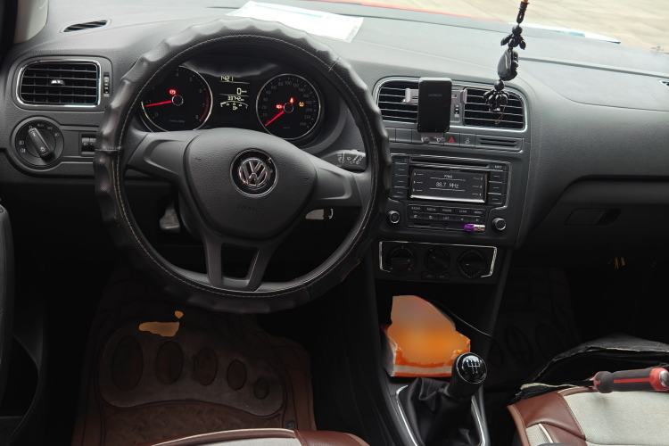 Used Volkswagen Polo 2014 1.6L Manual Comfort Edition
