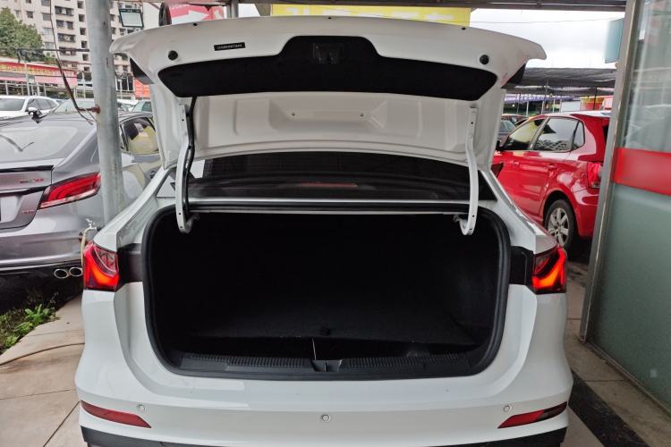 Used Roewe i5 2023 1.5L Manual Comfort Edition