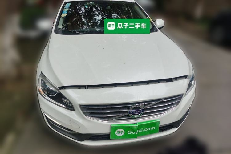 Used Volvo S60 2015 S60L 2.0T Zhiyuan Edition
