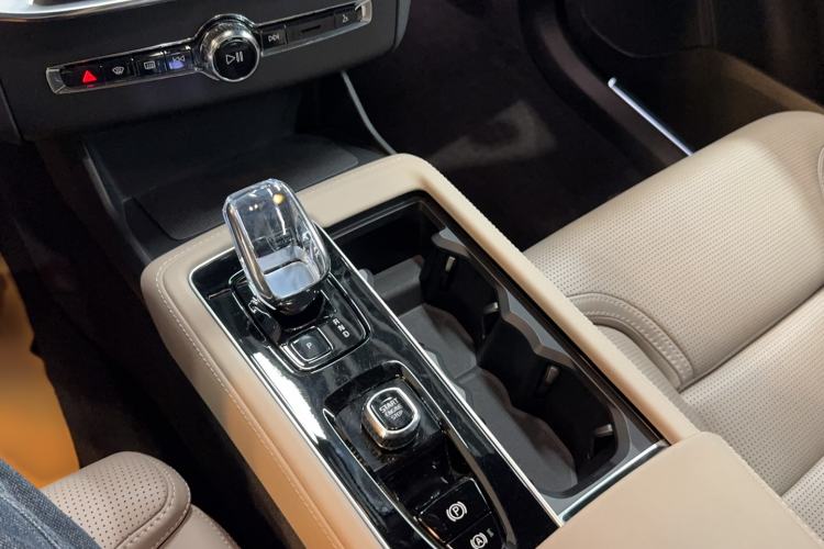 Used Volvo XC90 New Energy 2025 Facelifted T8 Luxury Flagship 7-Seater