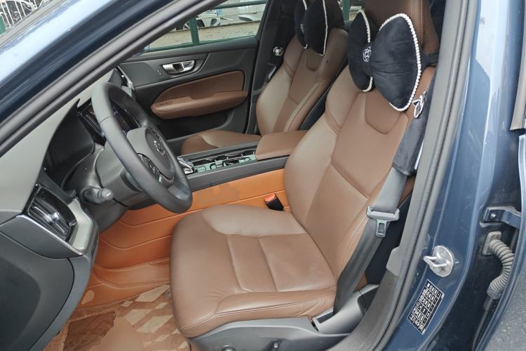 Used Volvo S60 2023 B4 Zhiyi Luxury Edition
