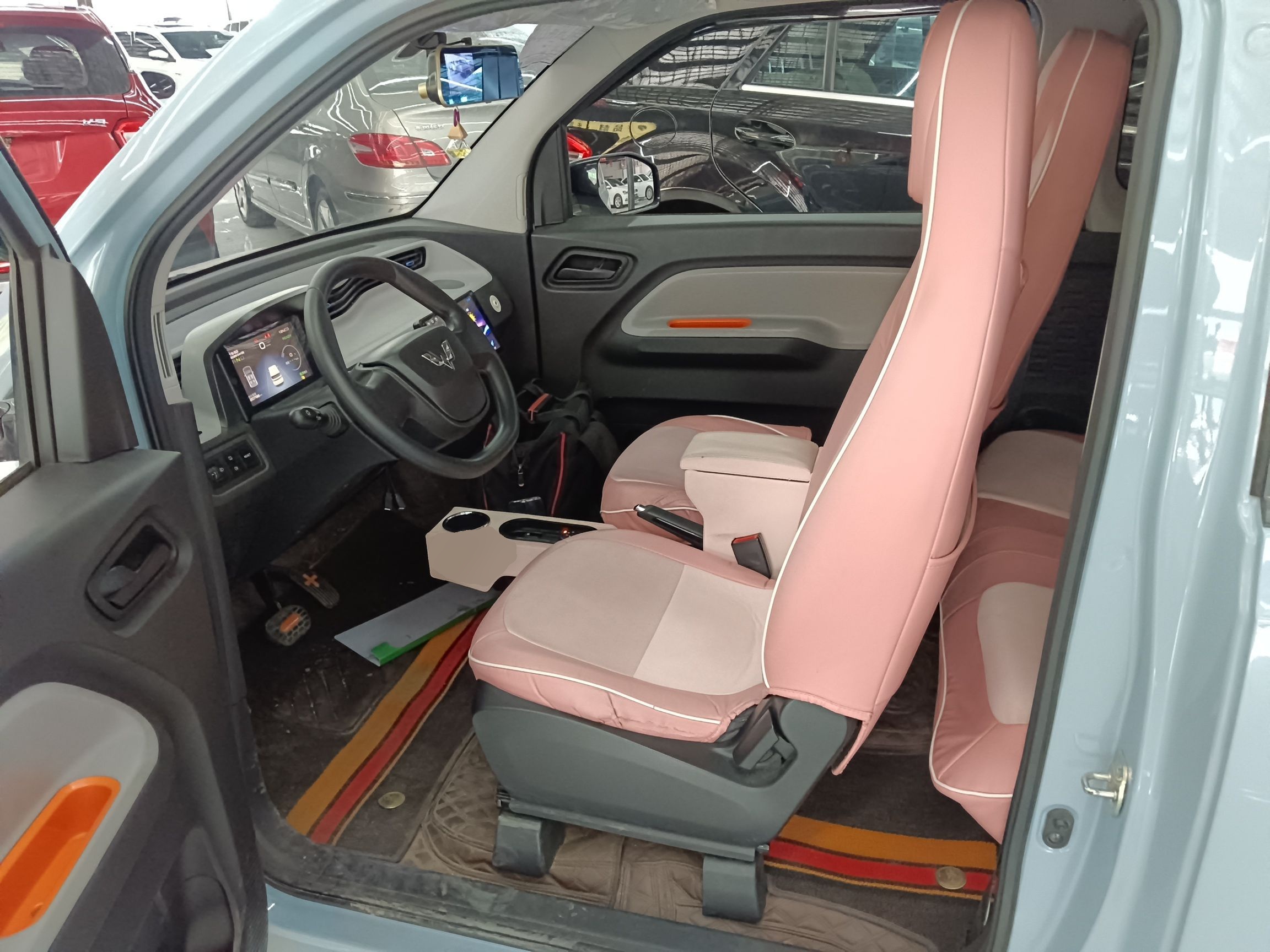 Переднее сиденье в автомобиле