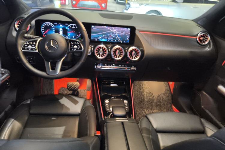 Used Mercedes-Benz GLA 2020 GLA 200 4MATIC Center Console