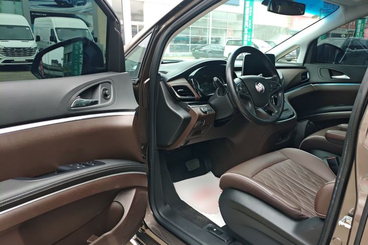 Used Buick GL8 2023 Land Executive Class 652T Luxury Model Driver Seat