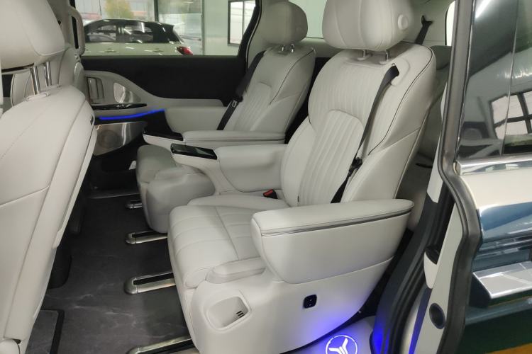 Used VOYAH Dream 2025 PHEV Four-Wheel-Drive Flagship Version – Qiankun Edition Left Rear Seat
