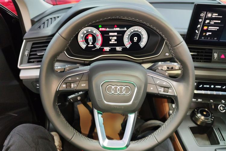 Used Audi Q5L 2022 40T Fashionable and Elegant Model
