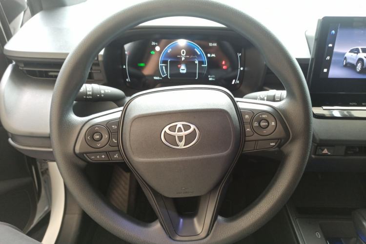 Used Toyota Corolla Cross 2026 Model 2.0L Smart Electric Hybrid Dual-Engine Pioneer Edition