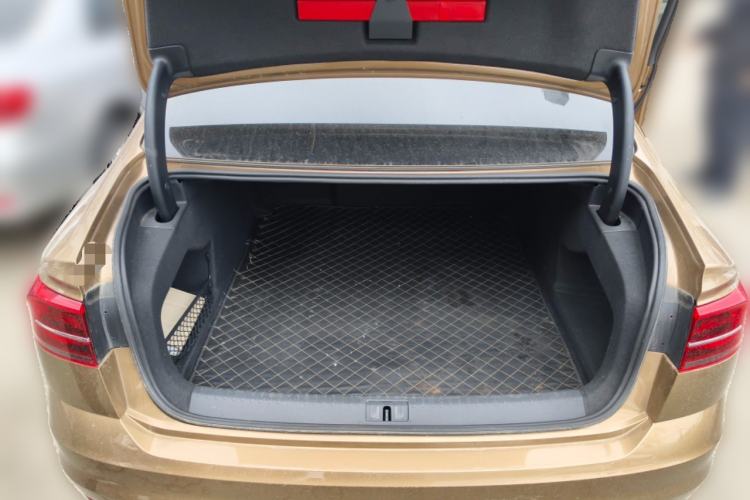 Used Volkswagen Phideon 2021 380TSI Luxury Edition Trunk