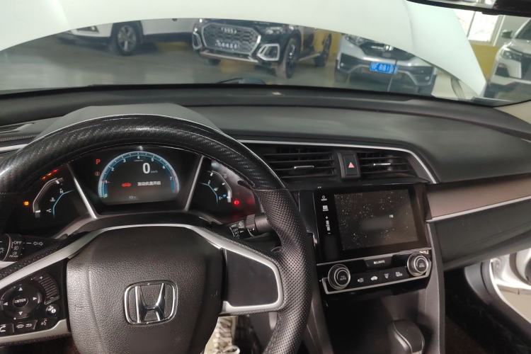 Used Honda Civic 2016 220TURBO CVT Luxury Edition
