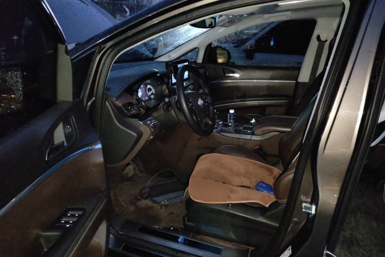 Used Buick GL8 2022 Land Business Class 652T Luxury Model Driver Seat