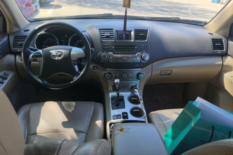 Used Toyota Highlander 2012 2.7L Two-Wheel Drive 5-Seater Sport Edition
