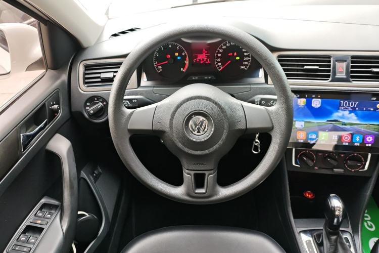 Used Volkswagen Santana 2015 1.6L Automatic Comfort Edition
