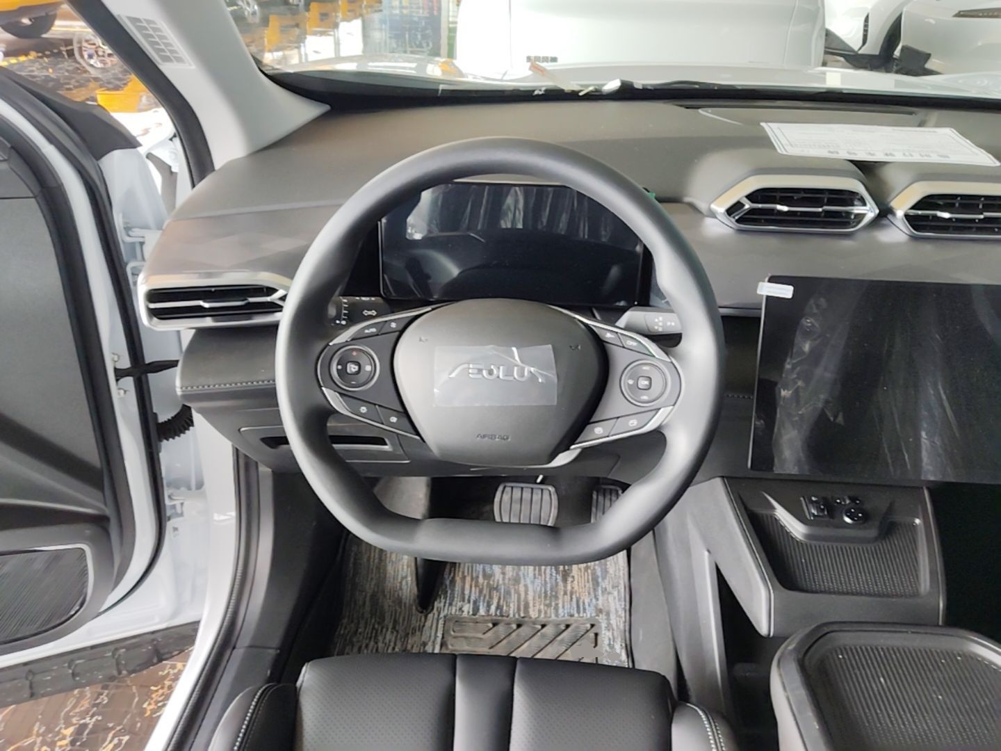 Dongfeng Aeolus SKY EV01 2025 530 km AIR Elite Edition — снимка 13